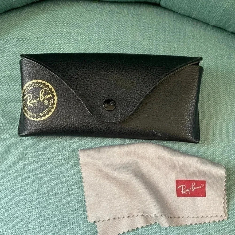 Ray Ban- Aviator Case with Cloth, No SunGlasses.